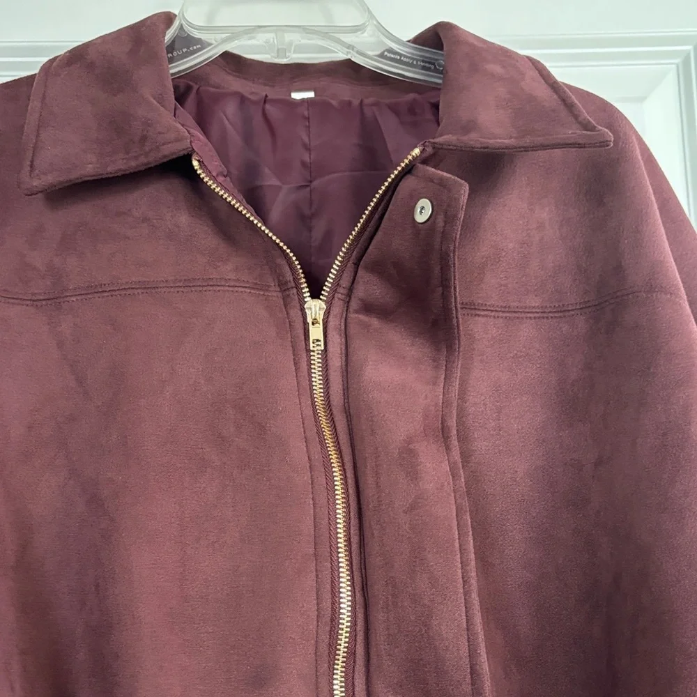 Women's Burgundy Zip-Front Jacket - Picture 3 of 5